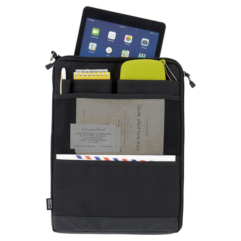 Tablet and laptop bag with shoulder strap rings